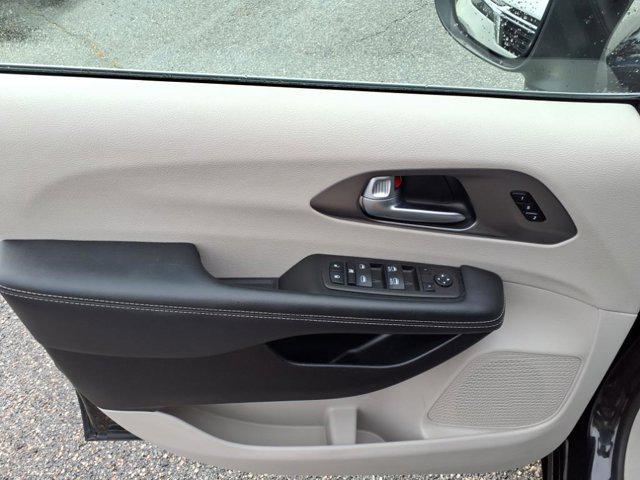 used 2023 Chrysler Pacifica car, priced at $22,500