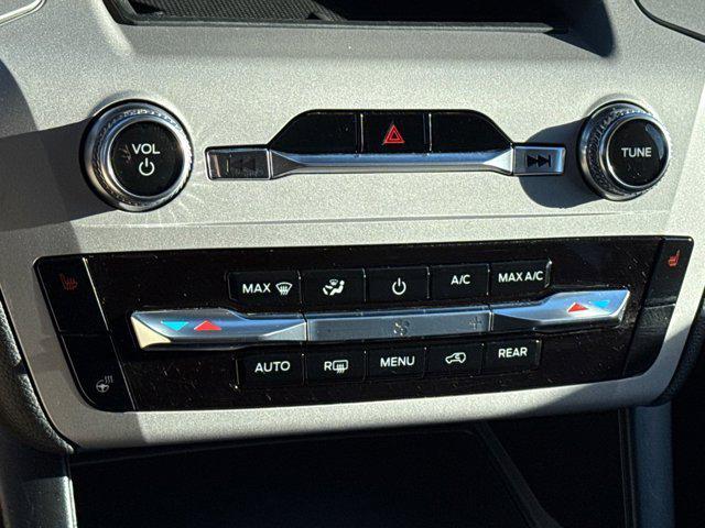 used 2023 Ford Explorer car, priced at $21,800