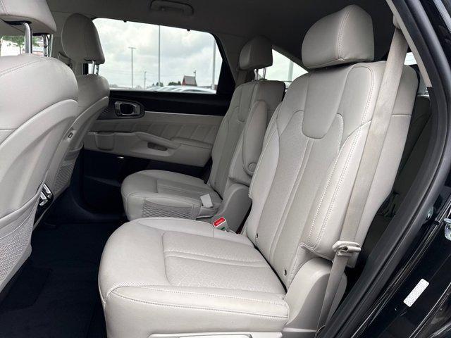 used 2023 Kia Sorento Hybrid car, priced at $32,000