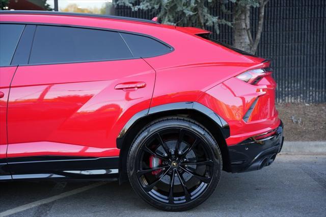 used 2022 Lamborghini Urus car, priced at $199,895