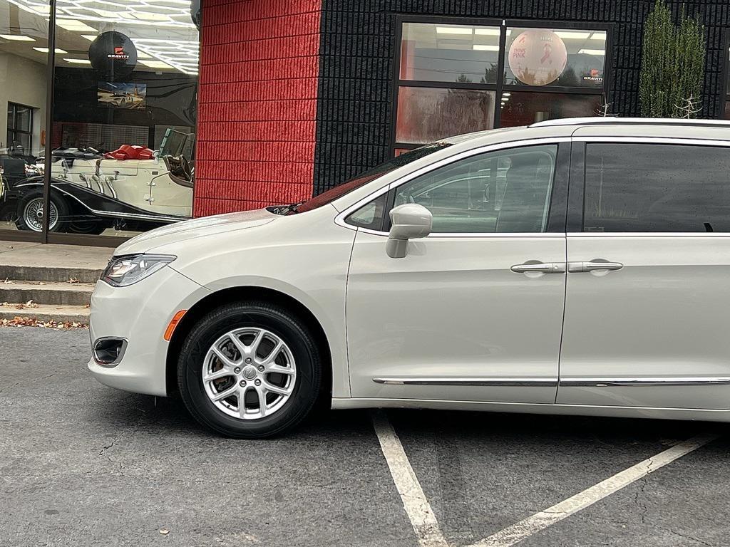 used 2020 Chrysler Pacifica car, priced at $25,895