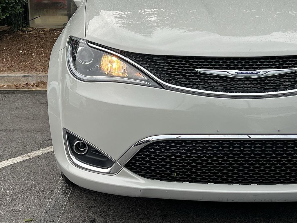 used 2020 Chrysler Pacifica car, priced at $25,895