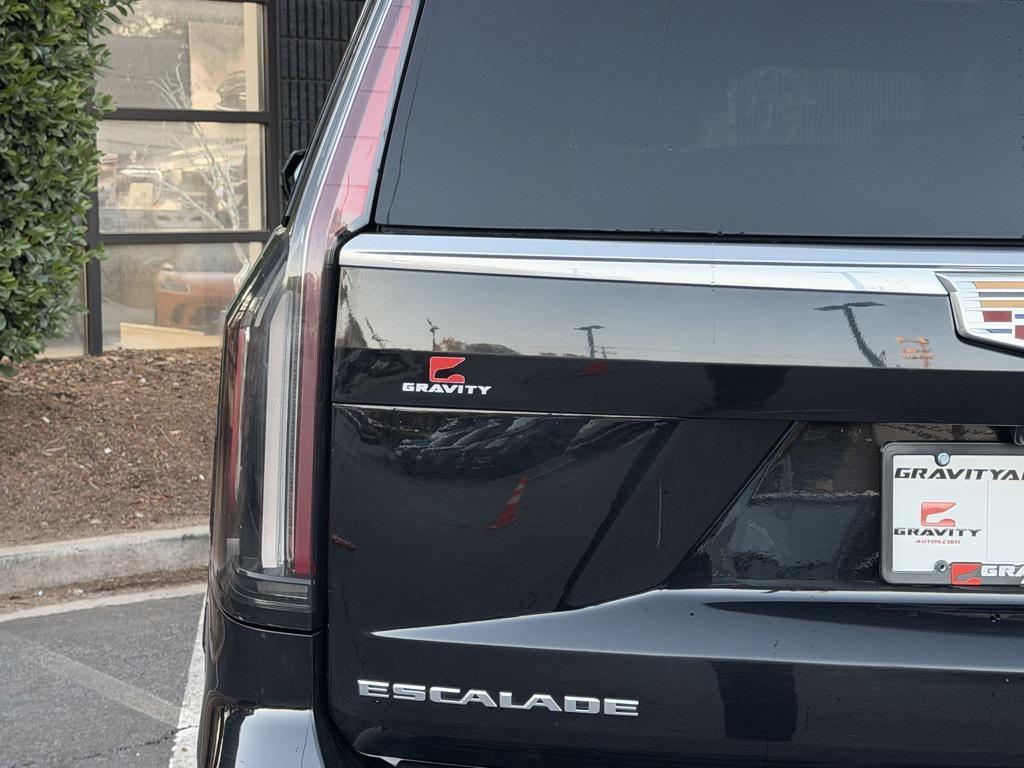 used 2022 Cadillac Escalade ESV car, priced at $56,985
