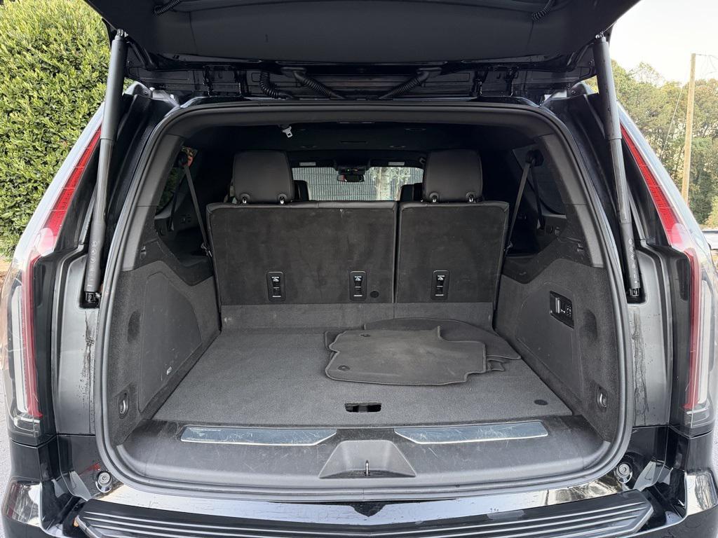 used 2022 Cadillac Escalade ESV car, priced at $56,985