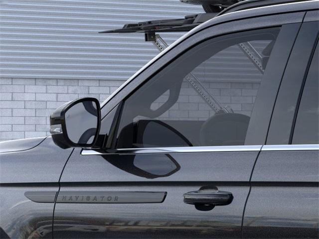 new 2025 Lincoln Navigator car, priced at $105,550