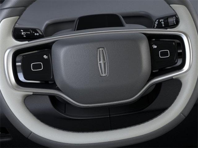 new 2025 Lincoln Navigator car, priced at $106,810