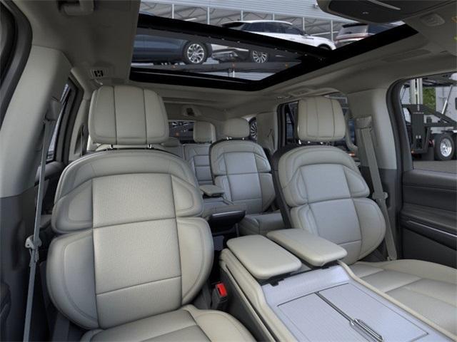 new 2025 Lincoln Navigator car, priced at $106,810