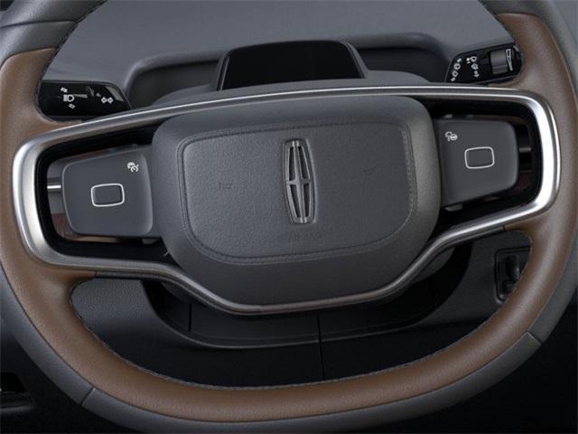 new 2025 Lincoln Navigator car, priced at $101,500