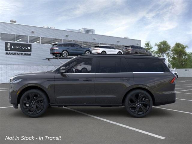 new 2025 Lincoln Navigator car, priced at $128,990