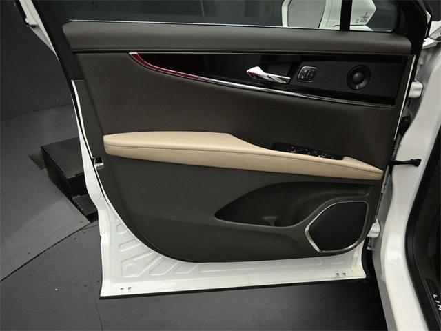 used 2022 Lincoln Nautilus car, priced at $35,754