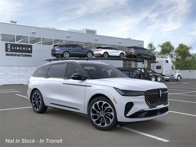 new 2025 Lincoln Nautilus car, priced at $62,645