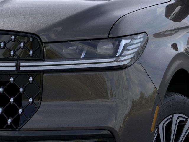 new 2025 Lincoln Navigator car, priced at $121,210