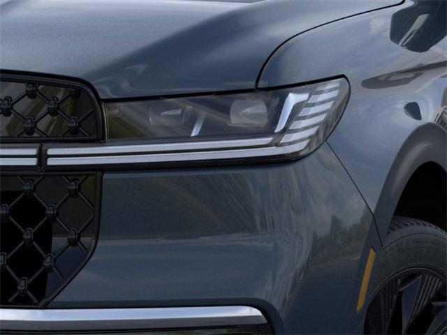 new 2025 Lincoln Navigator car, priced at $105,000