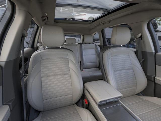 new 2025 Lincoln Nautilus car, priced at $61,056