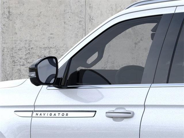 new 2025 Lincoln Navigator car, priced at $99,500