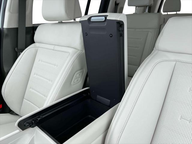 new 2025 Hyundai SANTA FE HEV car, priced at $47,391