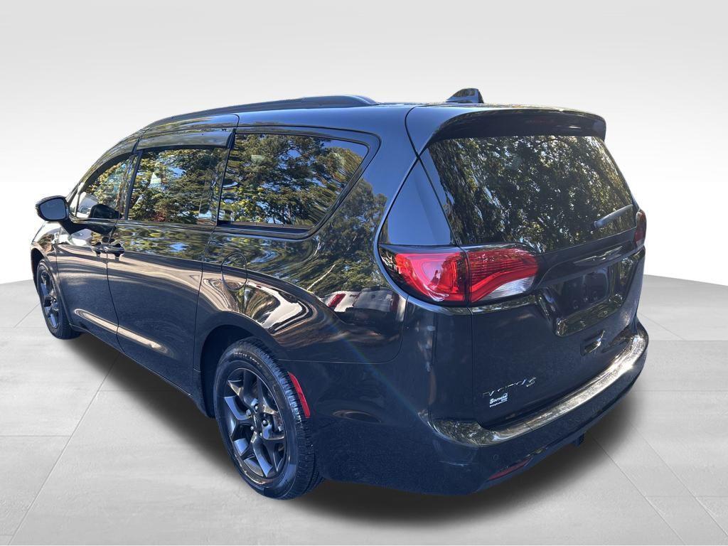 used 2020 Chrysler Pacifica car, priced at $21,997