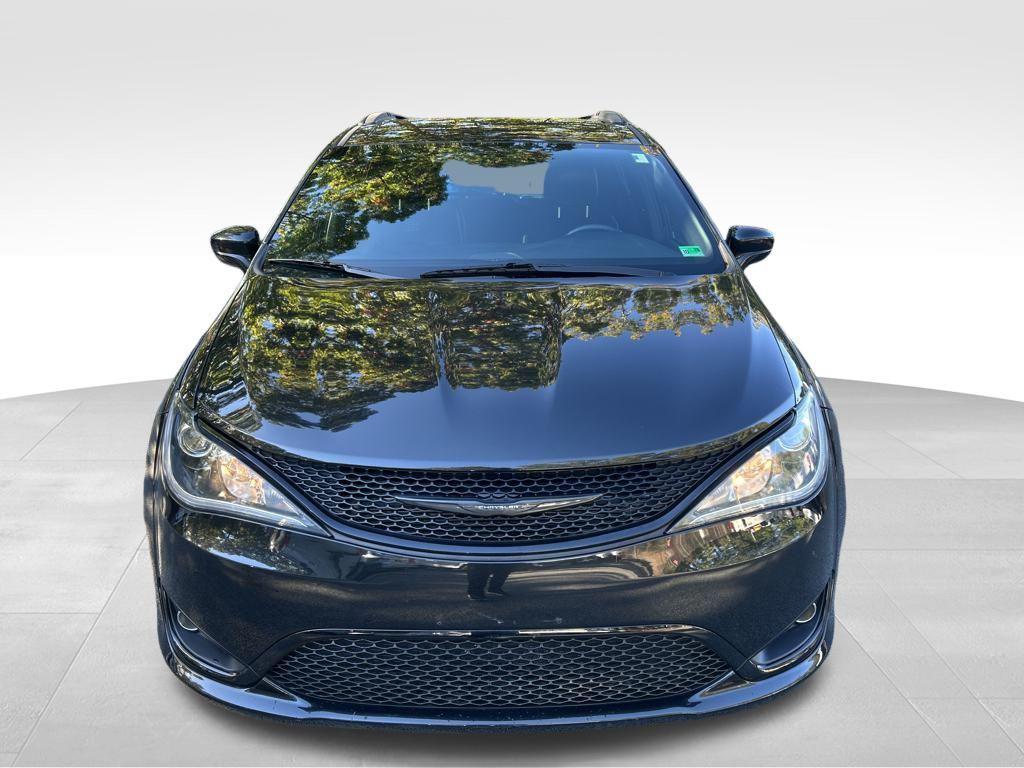 used 2020 Chrysler Pacifica car, priced at $21,997