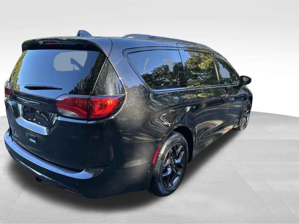 used 2020 Chrysler Pacifica car, priced at $21,997