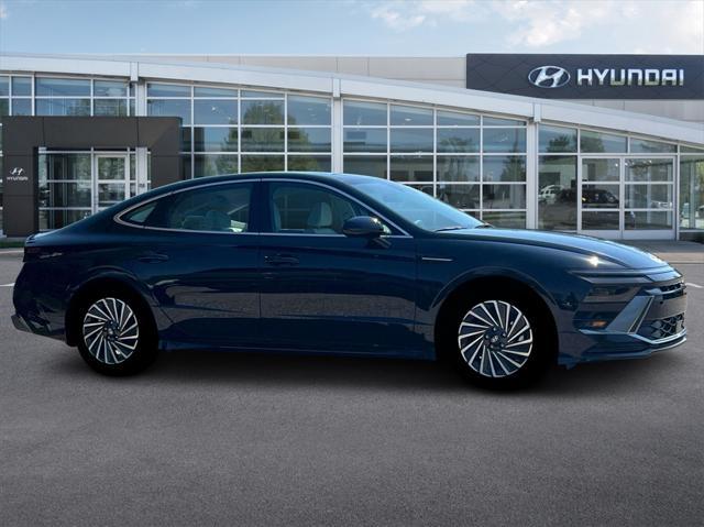 new 2025 Hyundai Sonata Hybrid car, priced at $31,847