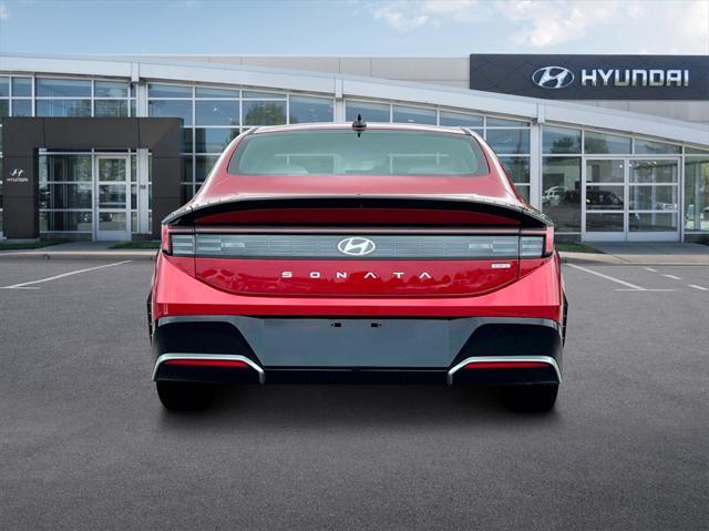 new 2025 Hyundai Sonata Hybrid car, priced at $32,190