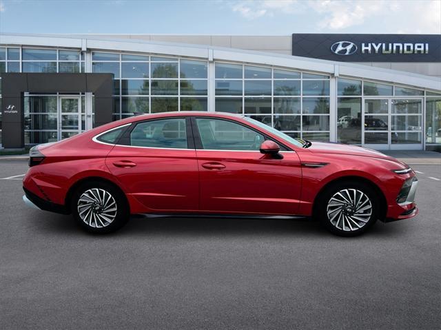 new 2025 Hyundai Sonata Hybrid car, priced at $32,190