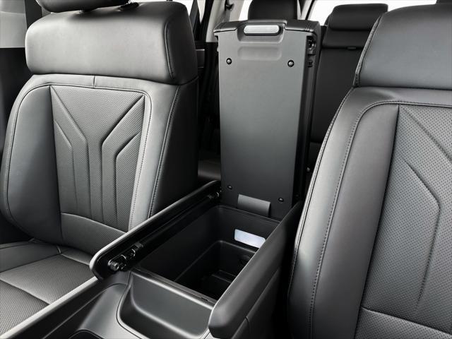 new 2025 Hyundai Santa Fe car, priced at $38,014