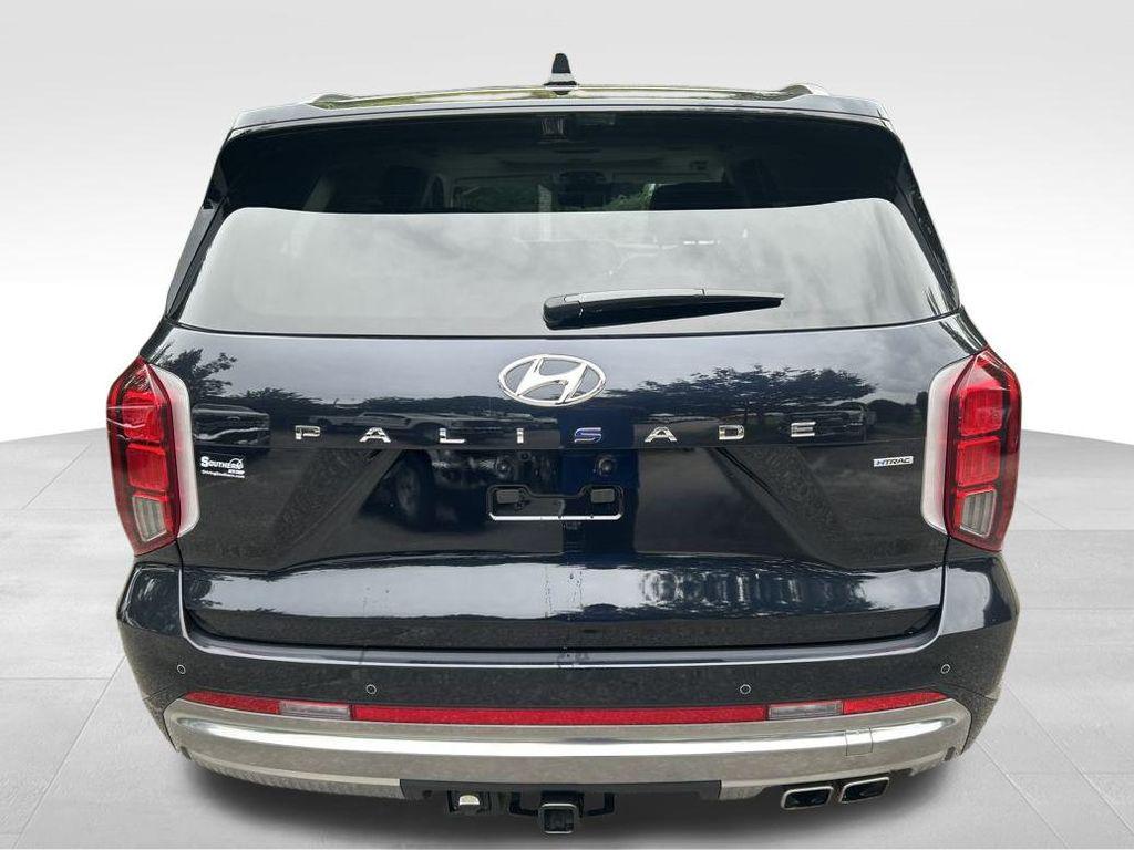 used 2025 Hyundai Palisade car, priced at $48,976