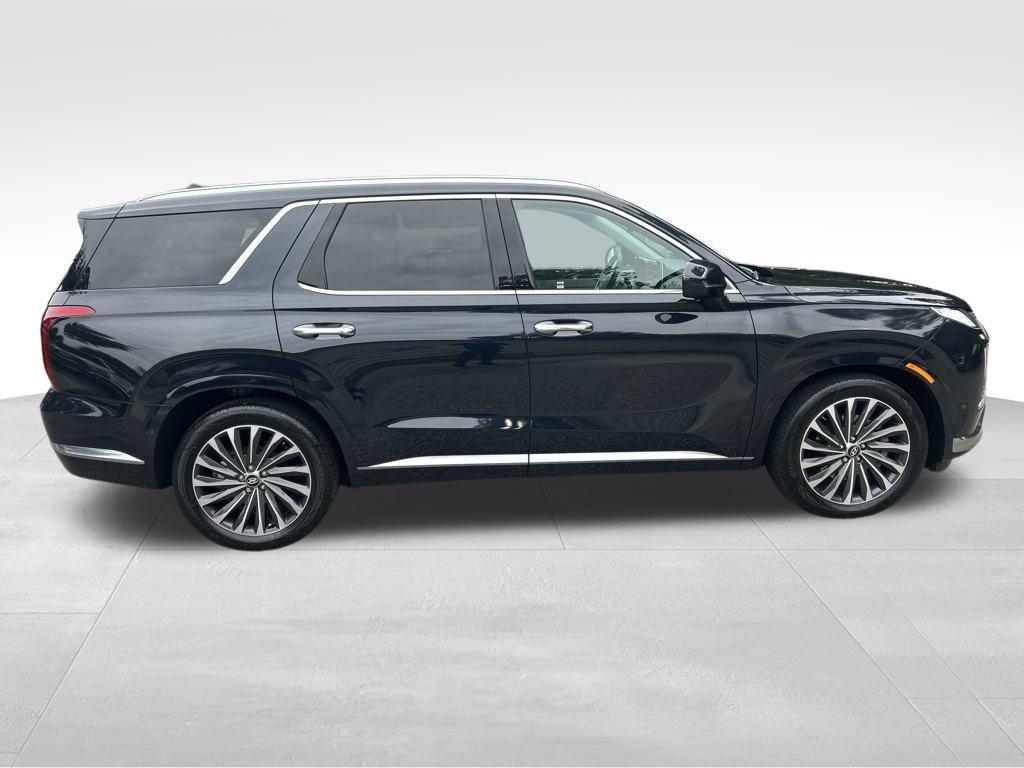 used 2025 Hyundai Palisade car, priced at $48,976