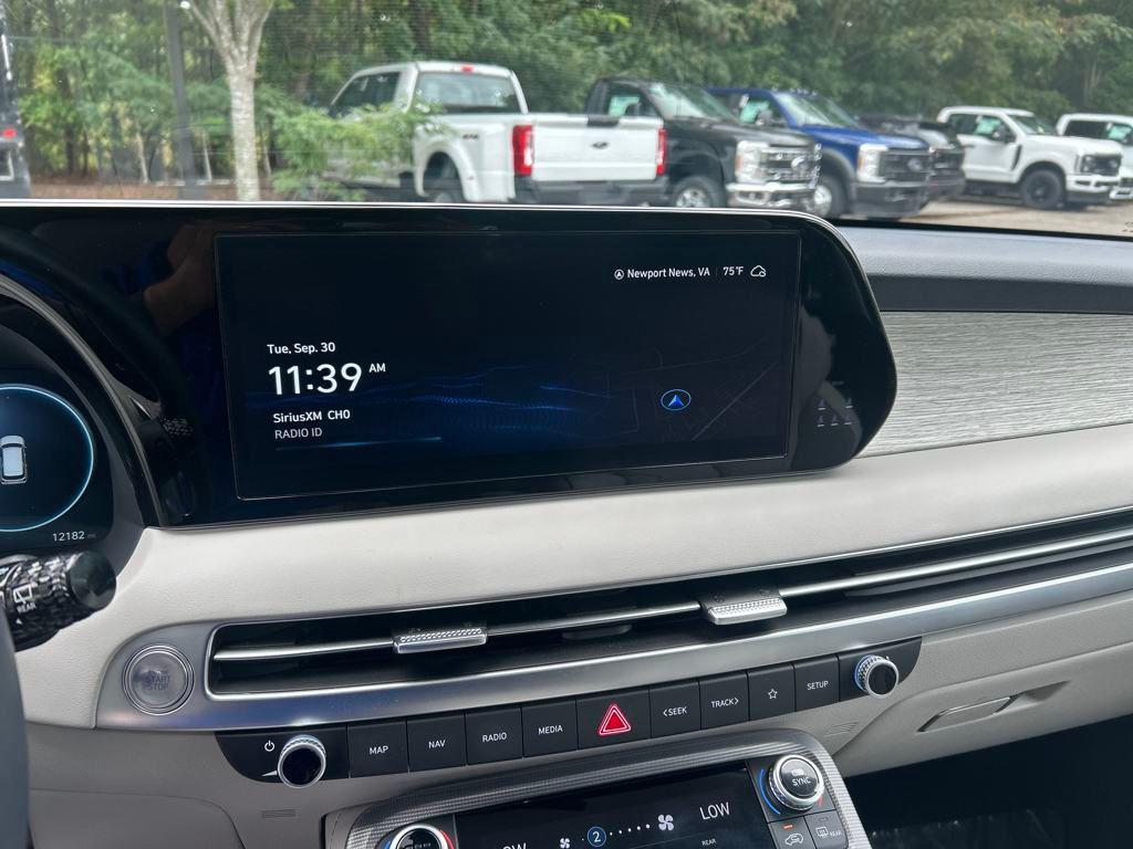 used 2025 Hyundai Palisade car, priced at $48,976