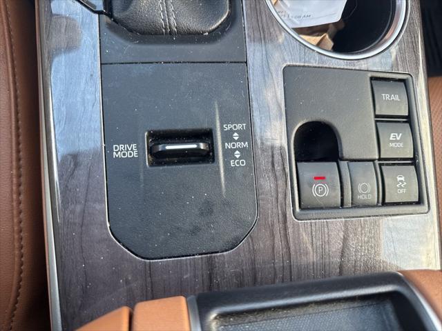 used 2023 Toyota Highlander Hybrid car, priced at $49,990