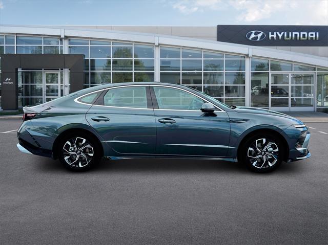 new 2025 Hyundai Sonata car, priced at $28,401