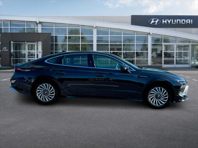 new 2025 Hyundai Sonata Hybrid car, priced at $37,240
