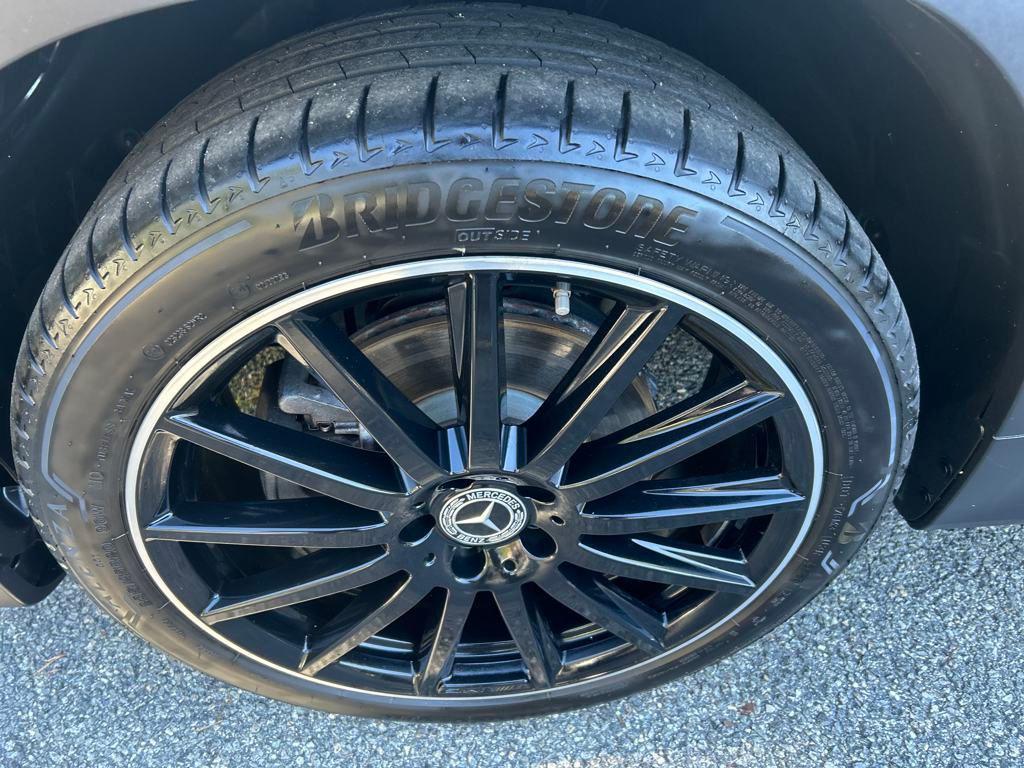 used 2021 Mercedes-Benz GLB 250 car, priced at $25,678