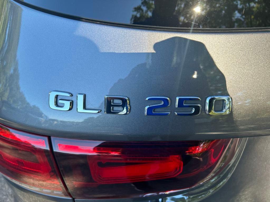 used 2021 Mercedes-Benz GLB 250 car, priced at $25,678