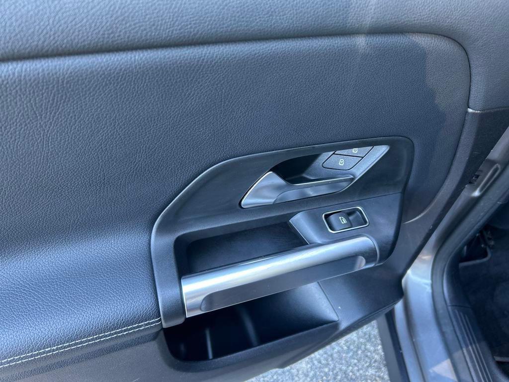 used 2021 Mercedes-Benz GLB 250 car, priced at $25,678