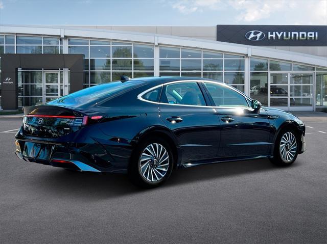 new 2025 Hyundai Sonata Hybrid car, priced at $37,749