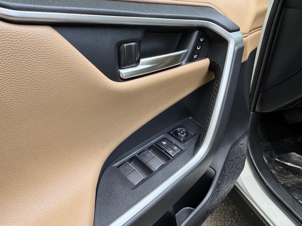 used 2022 Toyota RAV4 Hybrid car, priced at $32,556