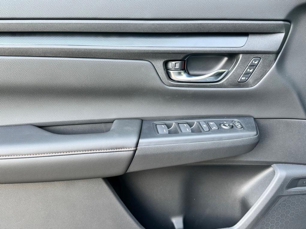 new 2026 Honda CR-V Hybrid car, priced at $40,575
