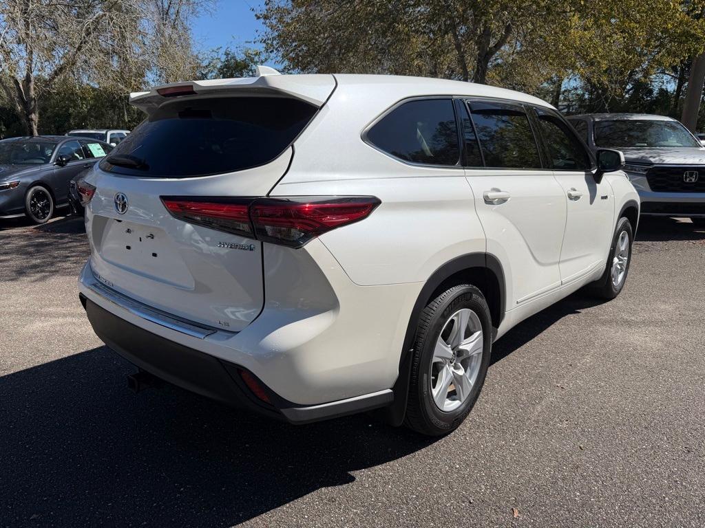 used 2020 Toyota Highlander Hybrid car, priced at $27,100