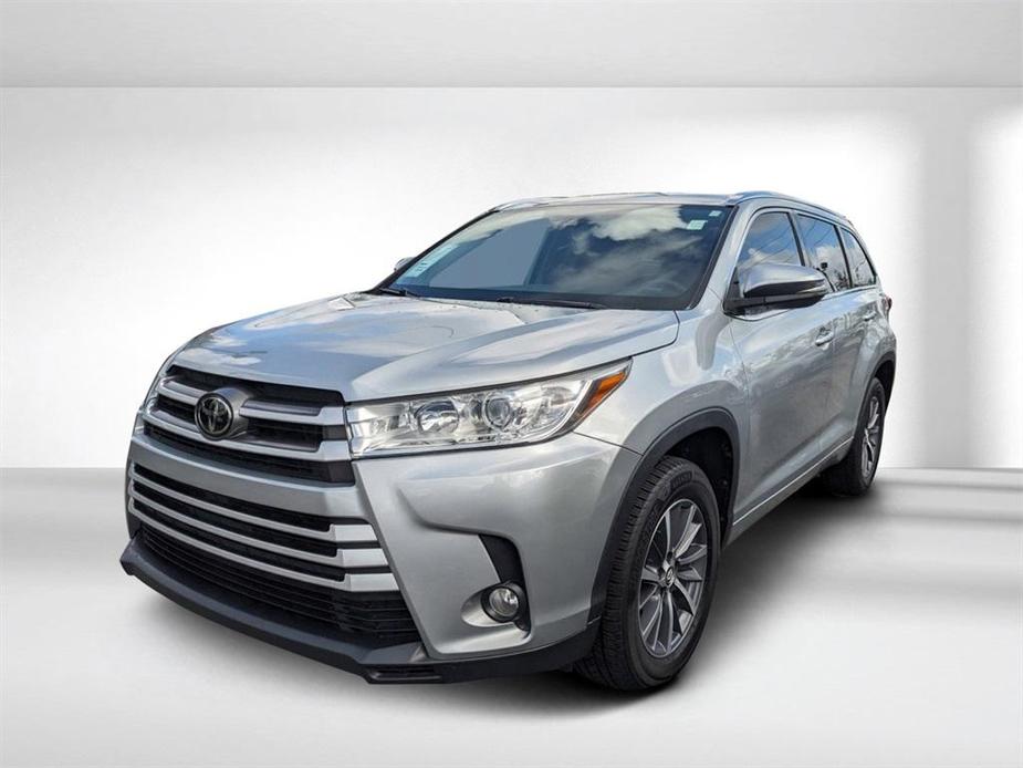 used 2018 Toyota Highlander car, priced at $22,769