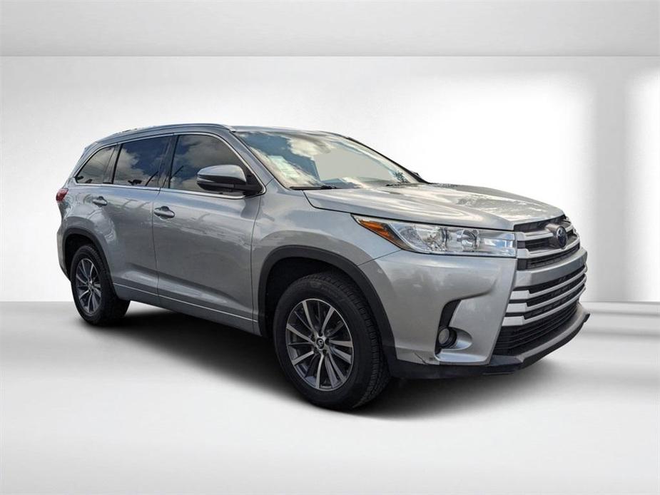 used 2018 Toyota Highlander car, priced at $22,769