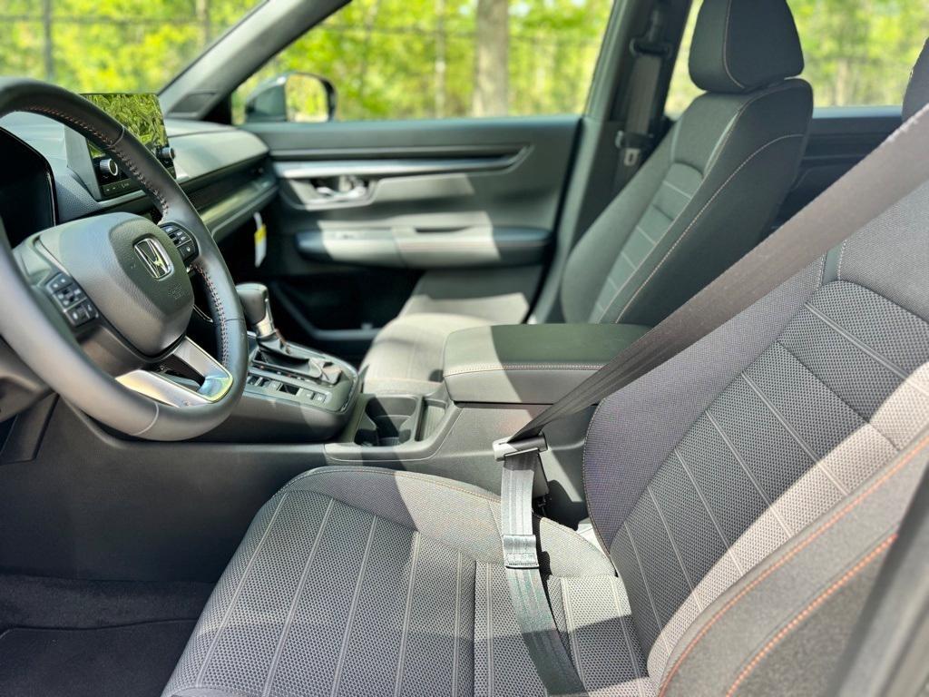 new 2025 Honda CR-V Hybrid car, priced at $37,200