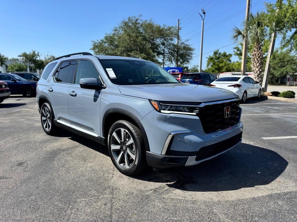 new 2025 Honda Pilot car, priced at $49,405