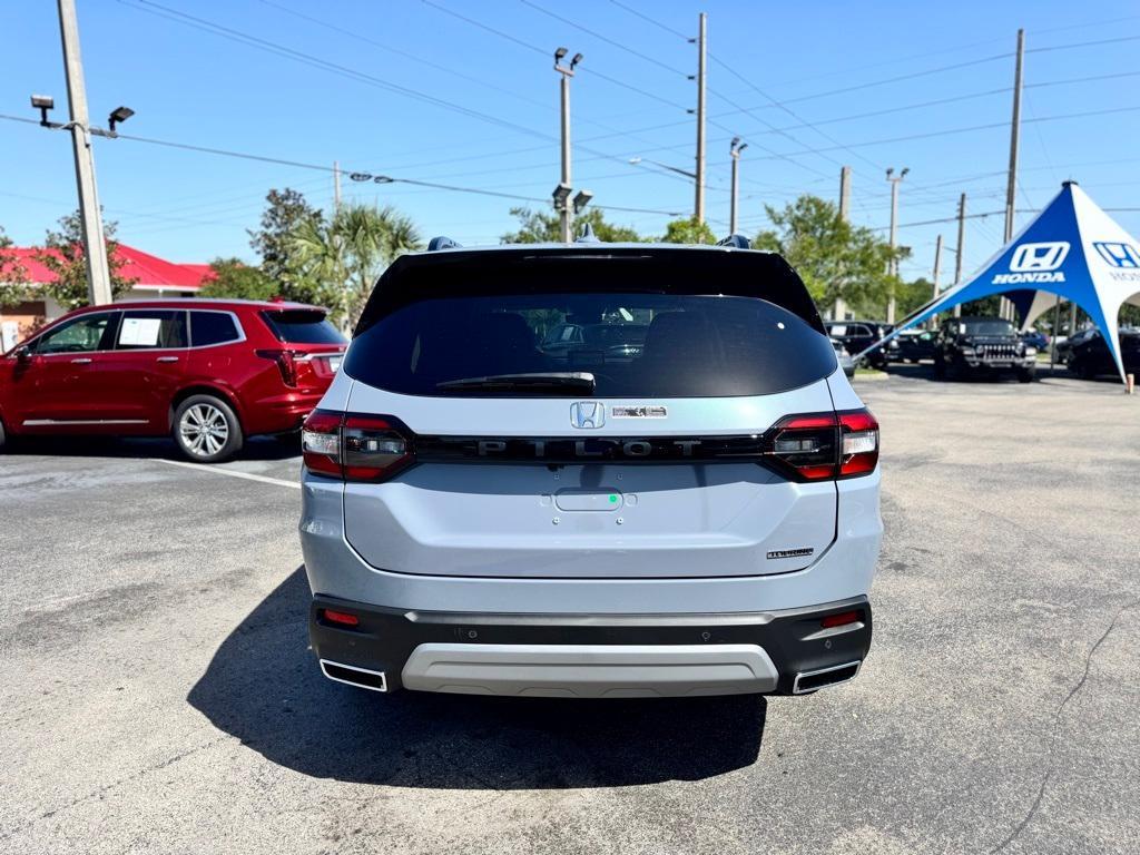 new 2025 Honda Pilot car, priced at $49,405