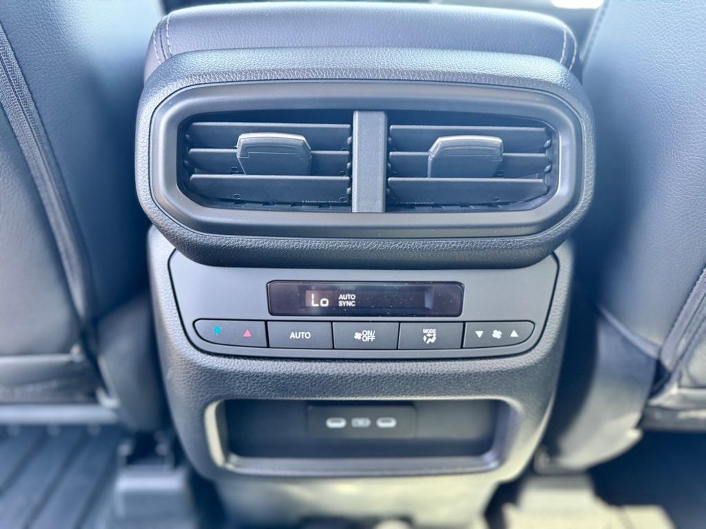 new 2025 Honda Pilot car, priced at $49,405