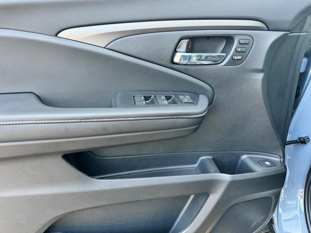 new 2025 Honda Ridgeline car, priced at $47,385