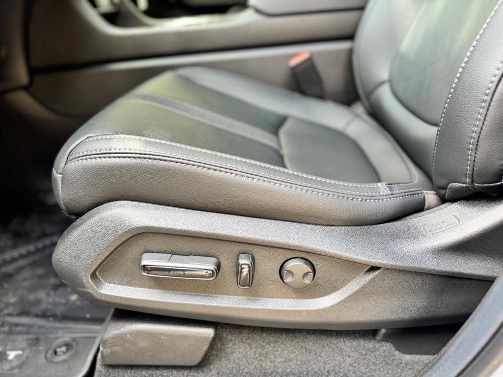 new 2025 Honda Pilot car, priced at $49,305