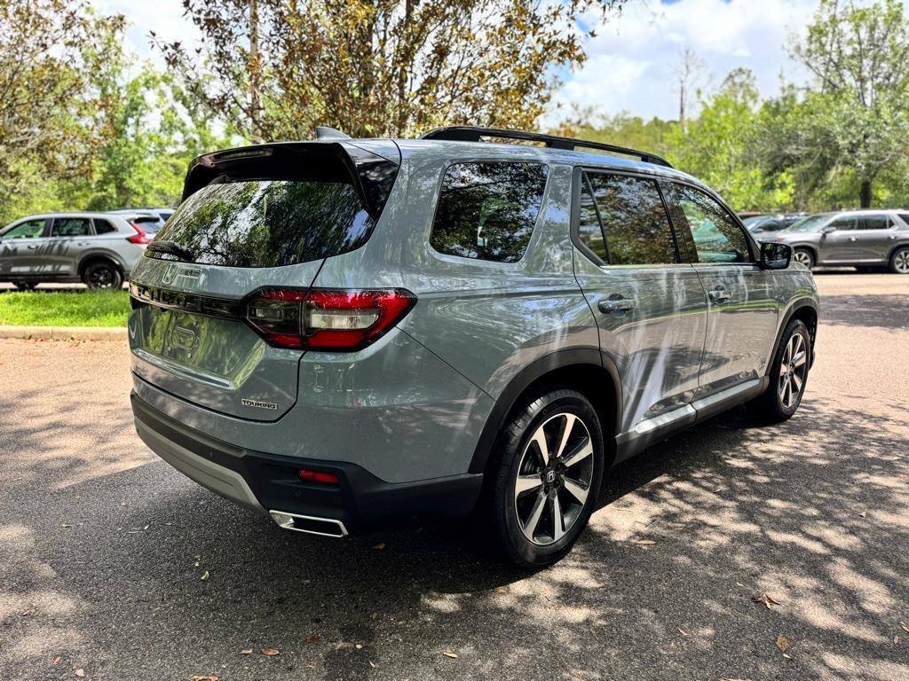 new 2025 Honda Pilot car, priced at $49,305