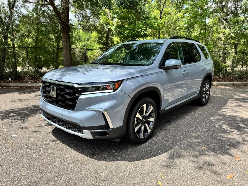 new 2025 Honda Pilot car, priced at $49,305